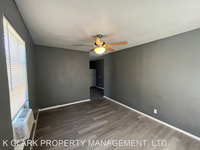 Building Photo - 3 br, 1 bath House - 2513 QUINTANA RD #6