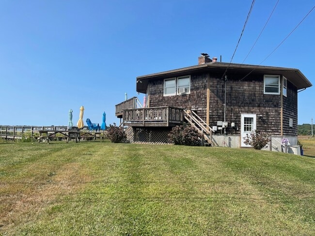 Photo - 14 Oak St House