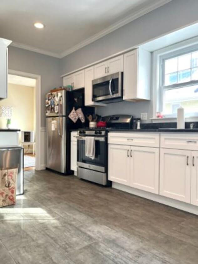 AVAILABLE SEPTEMBER 1ST - Beautiful, Spacious and Renovated Brighton/Oak Square 3 Bed Duplex. NO... - AVAILABLE SEPTEMBER 1ST - Beautiful, Spacious and Renovated Brighton/Oak Square 3 Bed Duplex. NO...