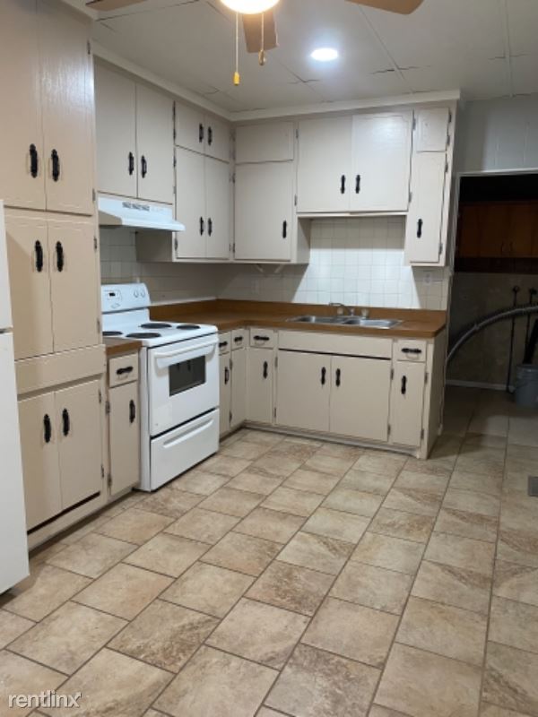 Building Photo - 2 br, 1 bath House - 740 n st salina ks