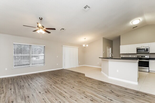 Building Photo - 859 Jarnac Dr