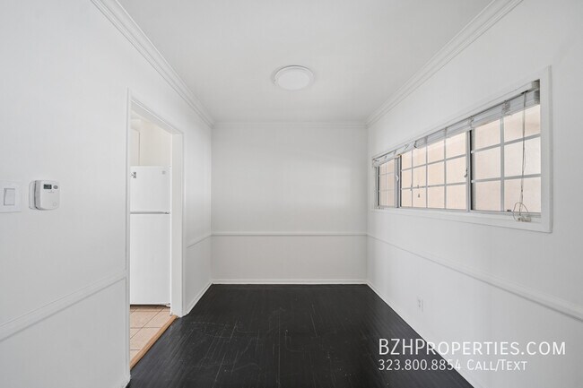 Foto del edificio - 1051 S Holt Ave