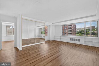 Building Photo - 1121 Arlington Blvd