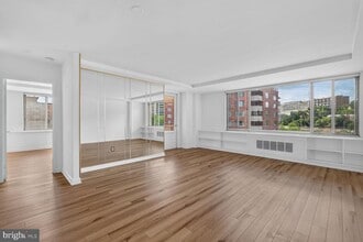 Building Photo - 1121 Arlington Blvd