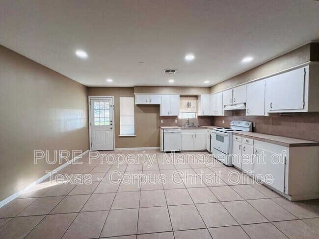 Foto del edificio - 10609 Kingwood Dr