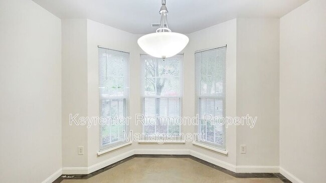 Foto del edificio - 10800 Smithers Ct