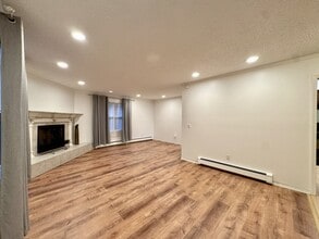 Building Photo - 8224 Poplar Ave