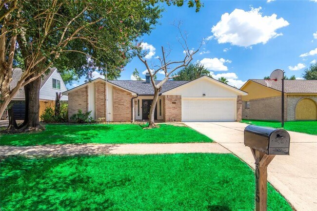 Building Photo - 4015 Postwood Dr