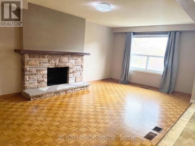 Building Photo - 61 Morbank Dr