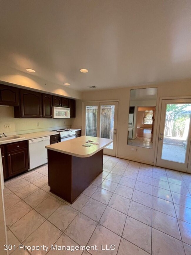 Building Photo - 3 br, 3.5 bath House - 502 Quince Court