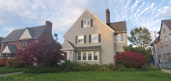 Foto del edificio - 2921 Ludlow Rd