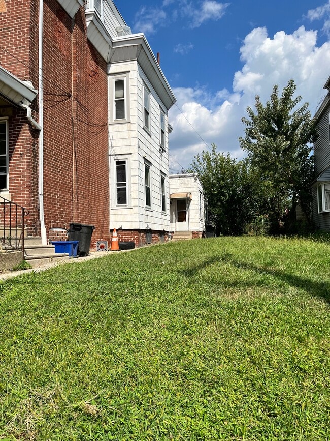 Building Photo - 4515 Comly St