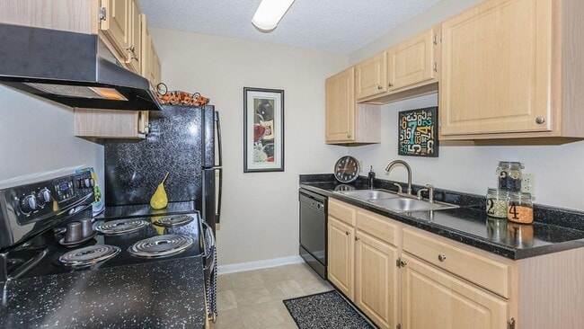 Building Photo - 2403 Lake Brandt Pl