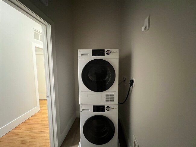 Foto del edificio - 34 St Joseph St