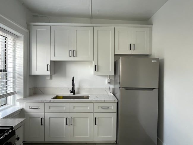 Interior Photo - Catalina Court