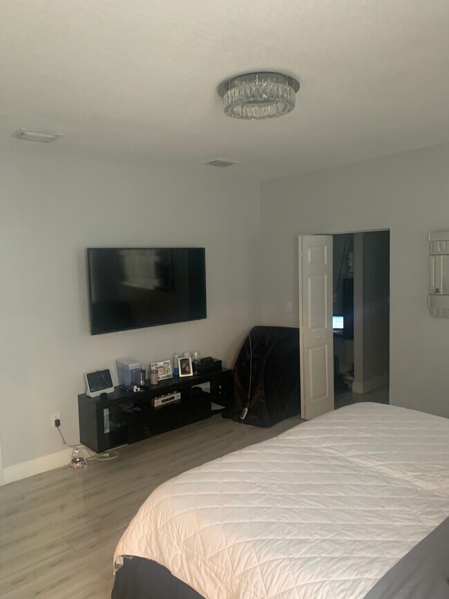 Foto del edificio - 5340 SW 130th Ave