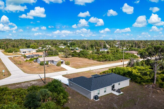 Building Photo - 4459 Gillot Blvd