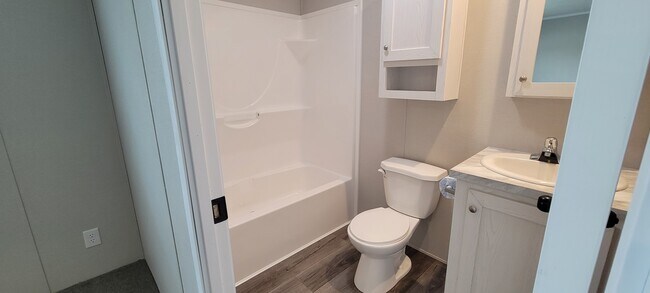 Building Photo - 5165 Chantelle Dr