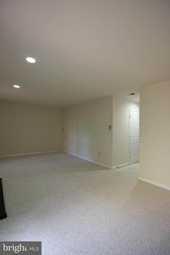 5117 Bellemeade Ln, Alexandria, VA 22311 Townhome Rentals in