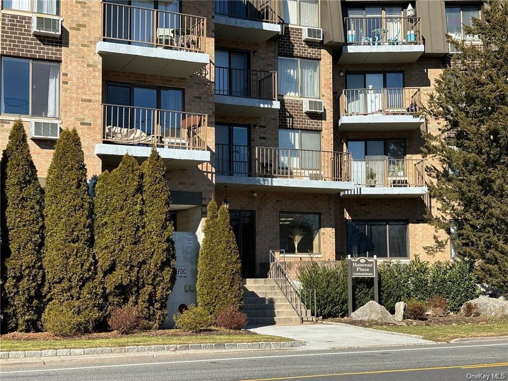 Primary Photo - 560 Halstead Ave