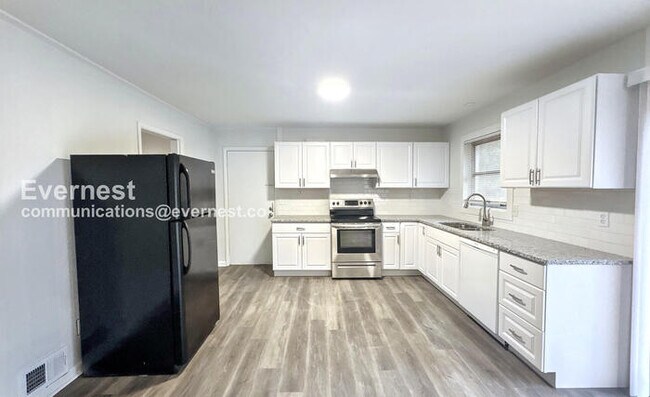 Foto del edificio - 1823 Old Springville Rd