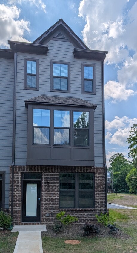 Primary Photo - 460 Spearfield Ln