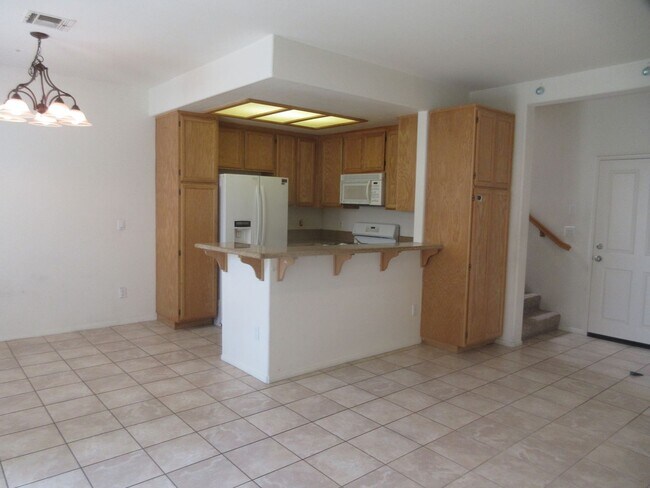 Foto del edificio - Wonderful 3 bedroom, 2.5 bath townhome on ...