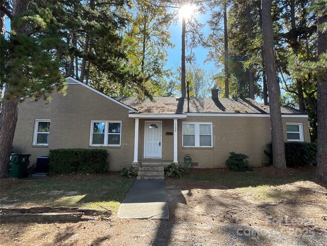 Building Photo - 1728 Matheson Ave