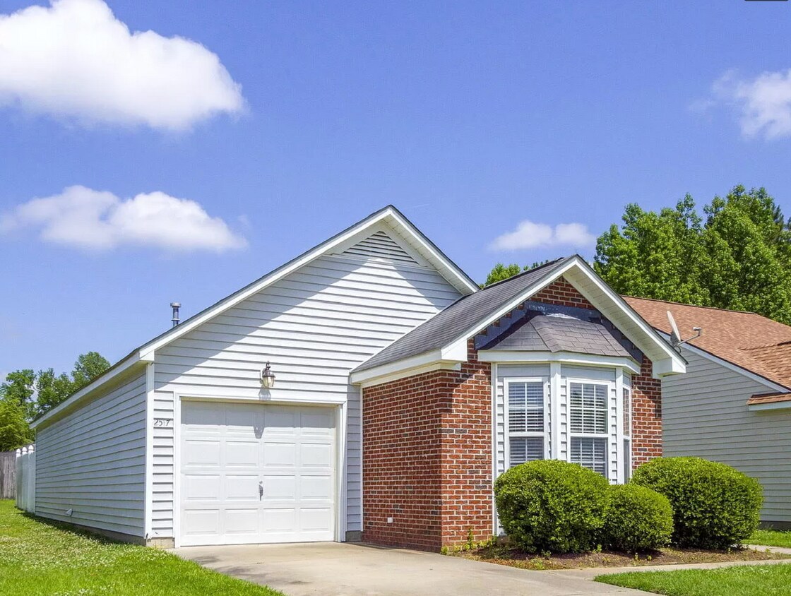 2517 Crystal Dr SW, Wilson, NC 27893 House Rental in Wilson, NC