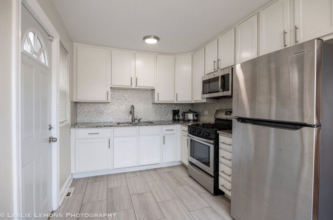 Building Photo - 626 Manchester Ave