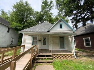 Building Photo - 610 Harmon St