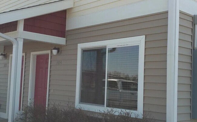Building Photo - 681 N 2872 E