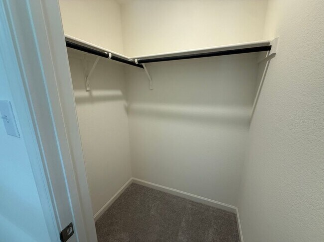 Foto del edificio - 2206 Meadow Park Drive