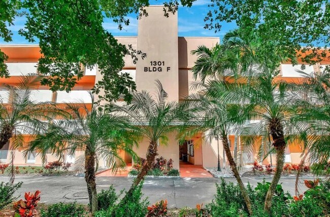 Foto del edificio - 1301 NE 191st St