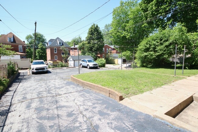 Building Photo - 6230-6232-6232 Columbia Ave