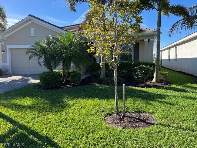 Foto del edificio - 4351 Bluegrass Dr