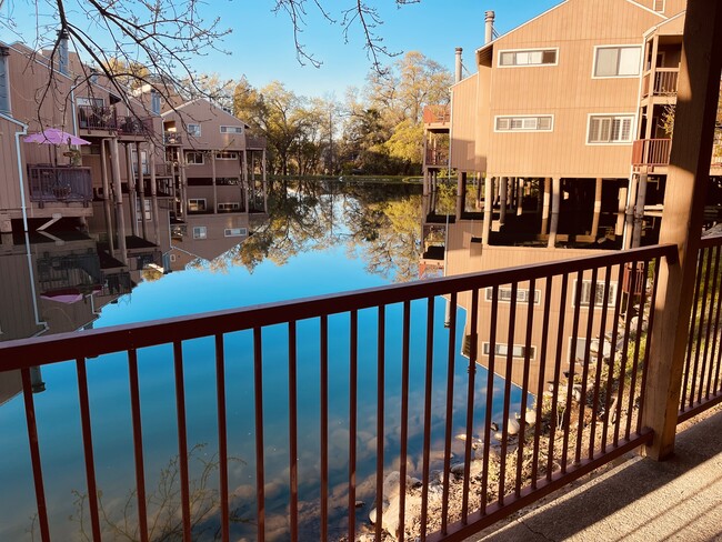 PRIVATE BALCONY OVER LOOKING POND - 7958 Arcade Lake Ln