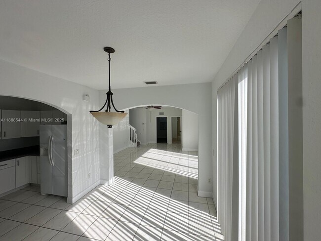 Building Photo - 15548 SW 39th St