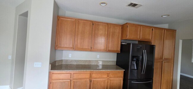 Foto del edificio - Large 6bed 4bath San Jacinto Beauty!