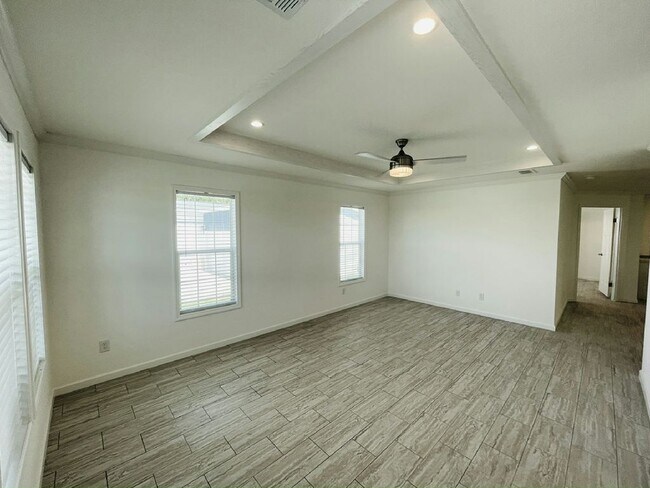 Foto del edificio - 34857 Robins Song Rd
