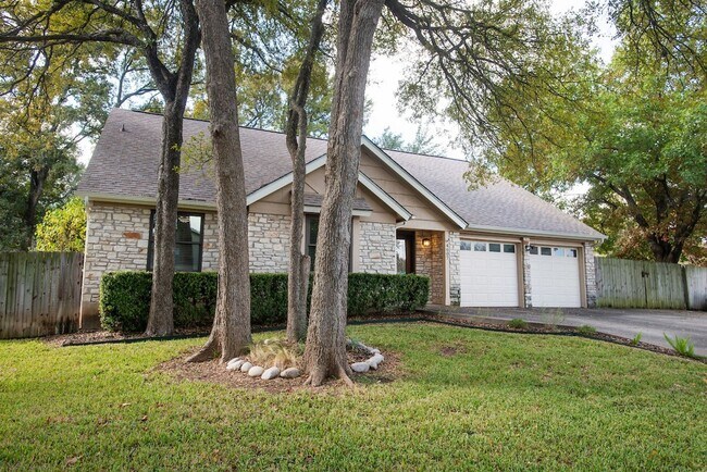 Building Photo - Excellent Finish Out - Palmer/Mopac Area -...