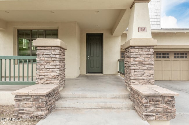 Building Photo - 15144 W Windrose Dr
