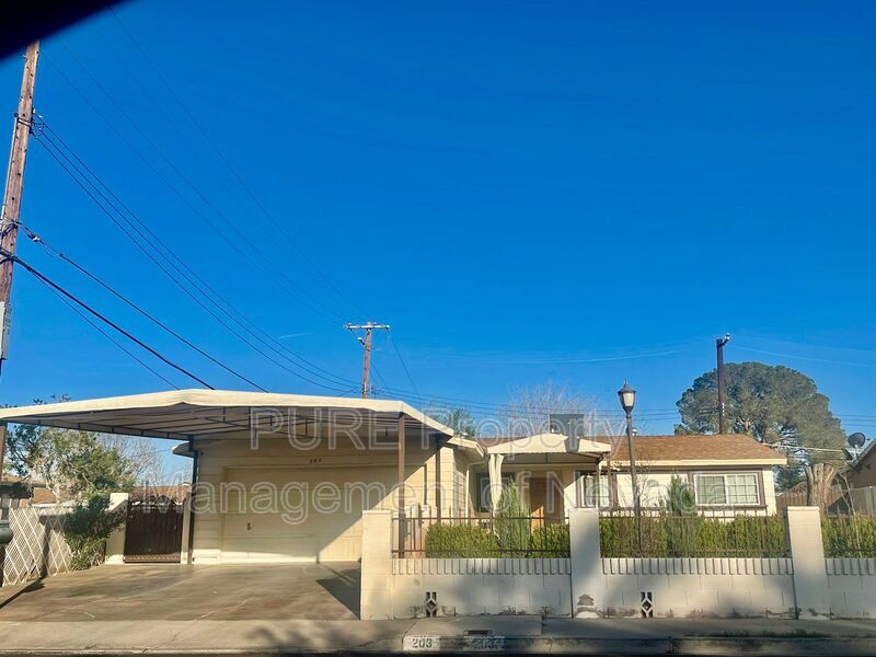 Primary Photo - 203 Zion Dr