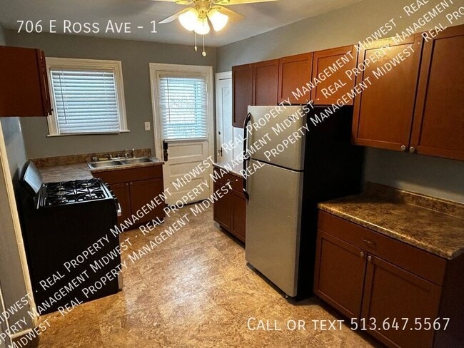 Photo - 706 E Ross Ave Apartment