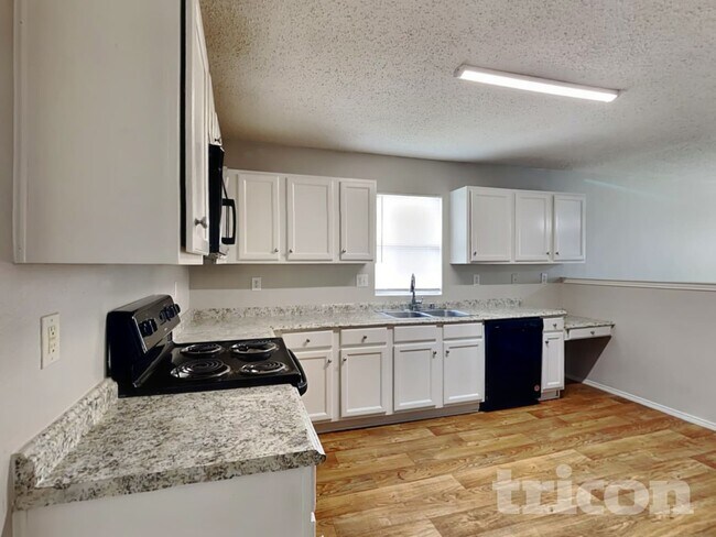 Building Photo - 3032 Cesareo Dr