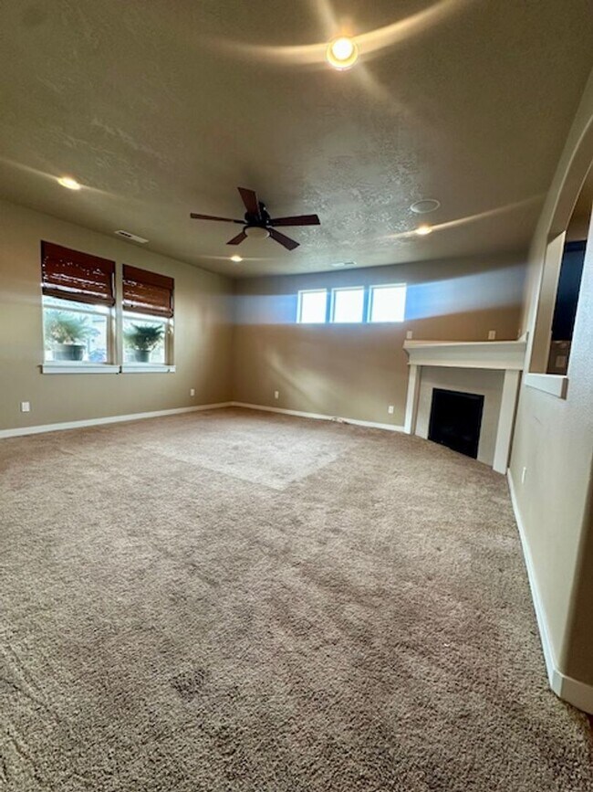 Foto del edificio - 63266 NW Newhall Pl