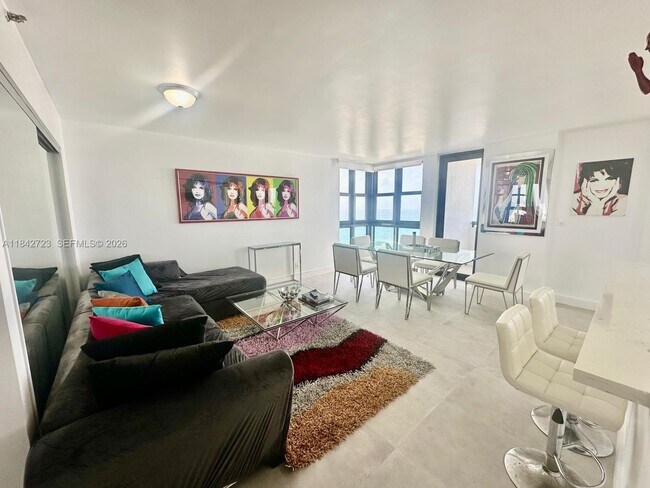 Foto del edificio - 2555 Collins Ave