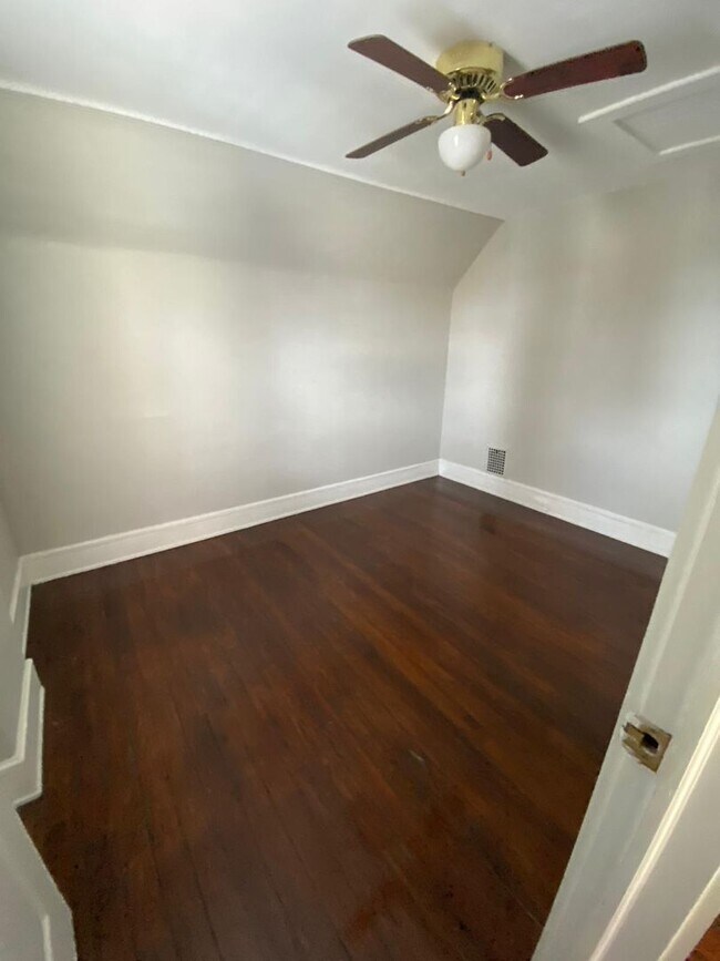 Building Photo - Lakewood 2 bed 1 bath home