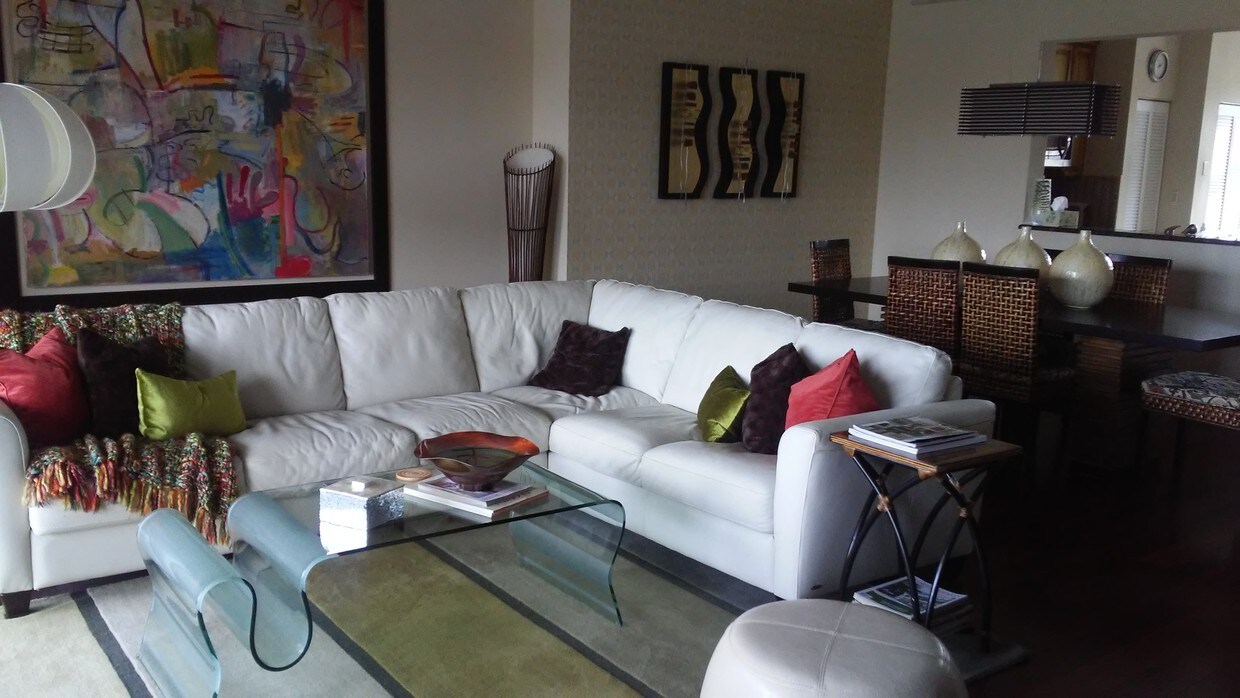 Living and dining areas - 305 Ryder Cup Cir S