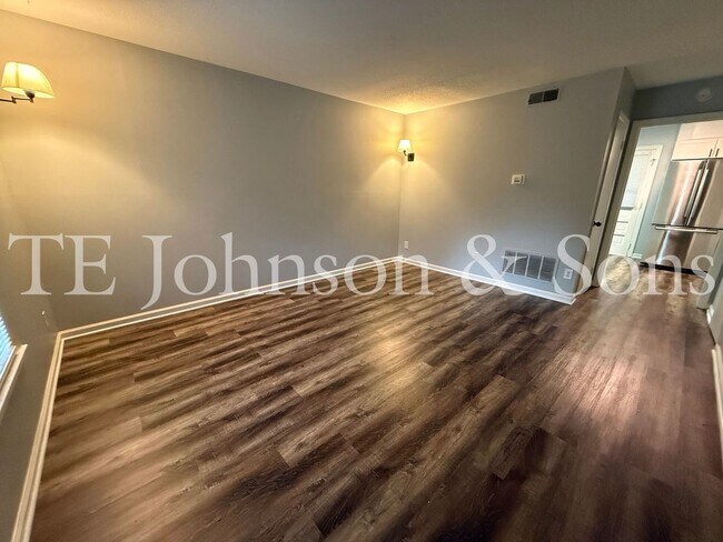 Building Photo - 317 Vineyard Park Ct